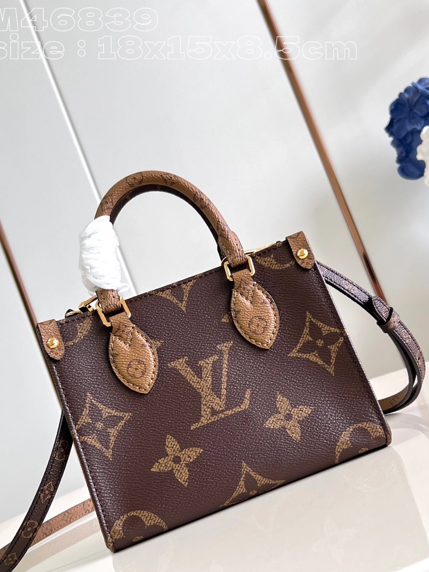 BB-18*15*8.5cm VUITTON ONTHEGO LOUIS 0802